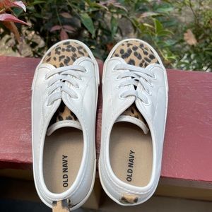 Old Navy toddler girl slip on sneakers size 10